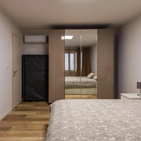 Villareale Flat - Center Free Parking Apartment